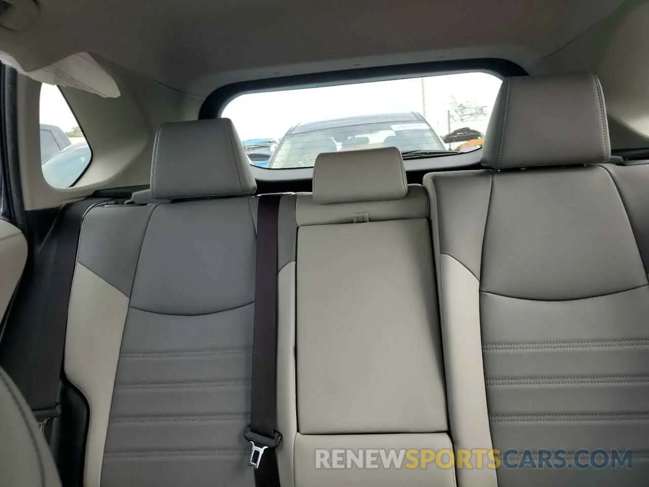 10 Photograph of a damaged car JTMC1RFV9KJ016499 TOYOTA RAV4 2019