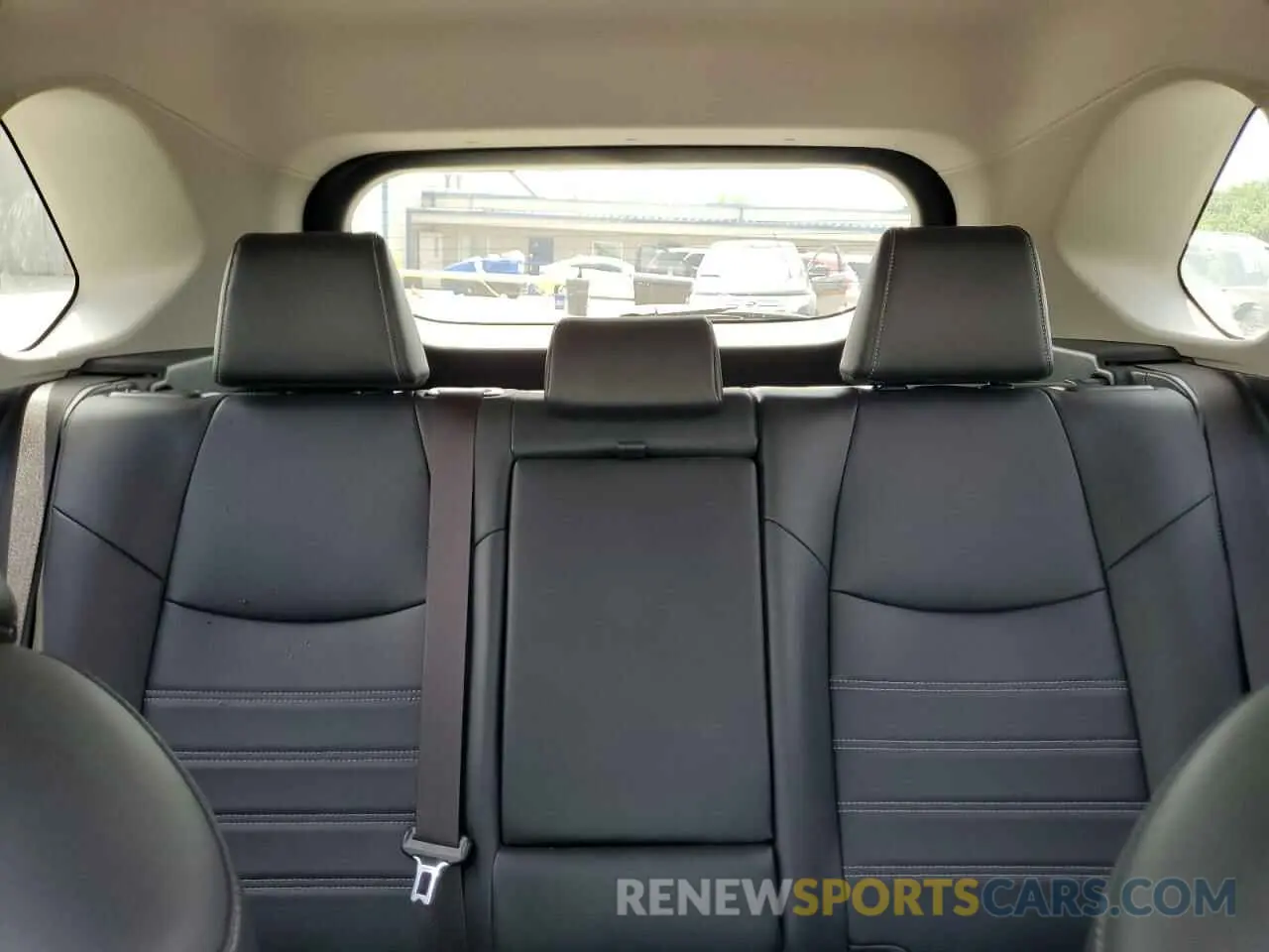 10 Photograph of a damaged car JTMC1RFVXKD017076 TOYOTA RAV4 2019