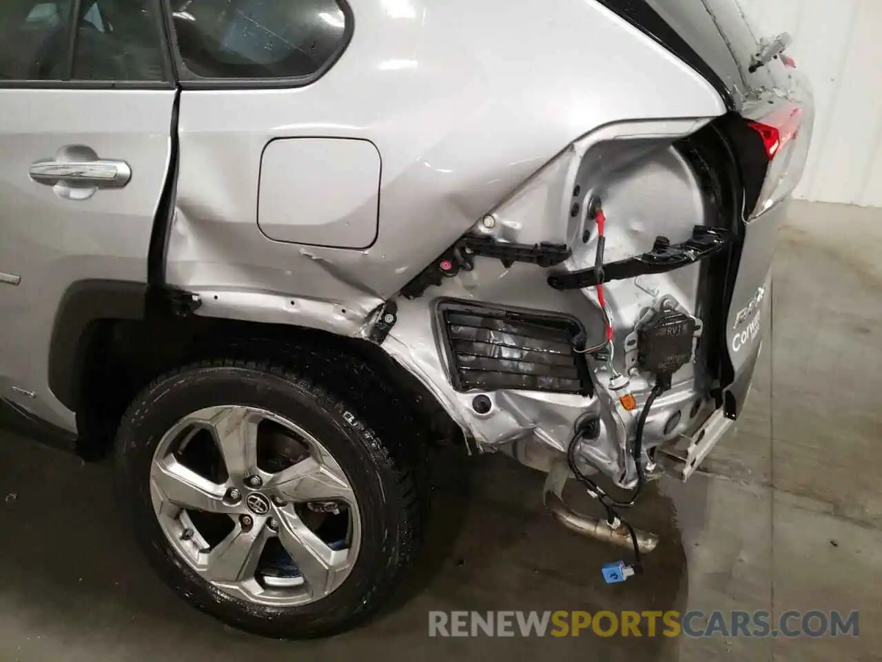 9 Photograph of a damaged car JTMDWRFV0KD034216 TOYOTA RAV4 2019