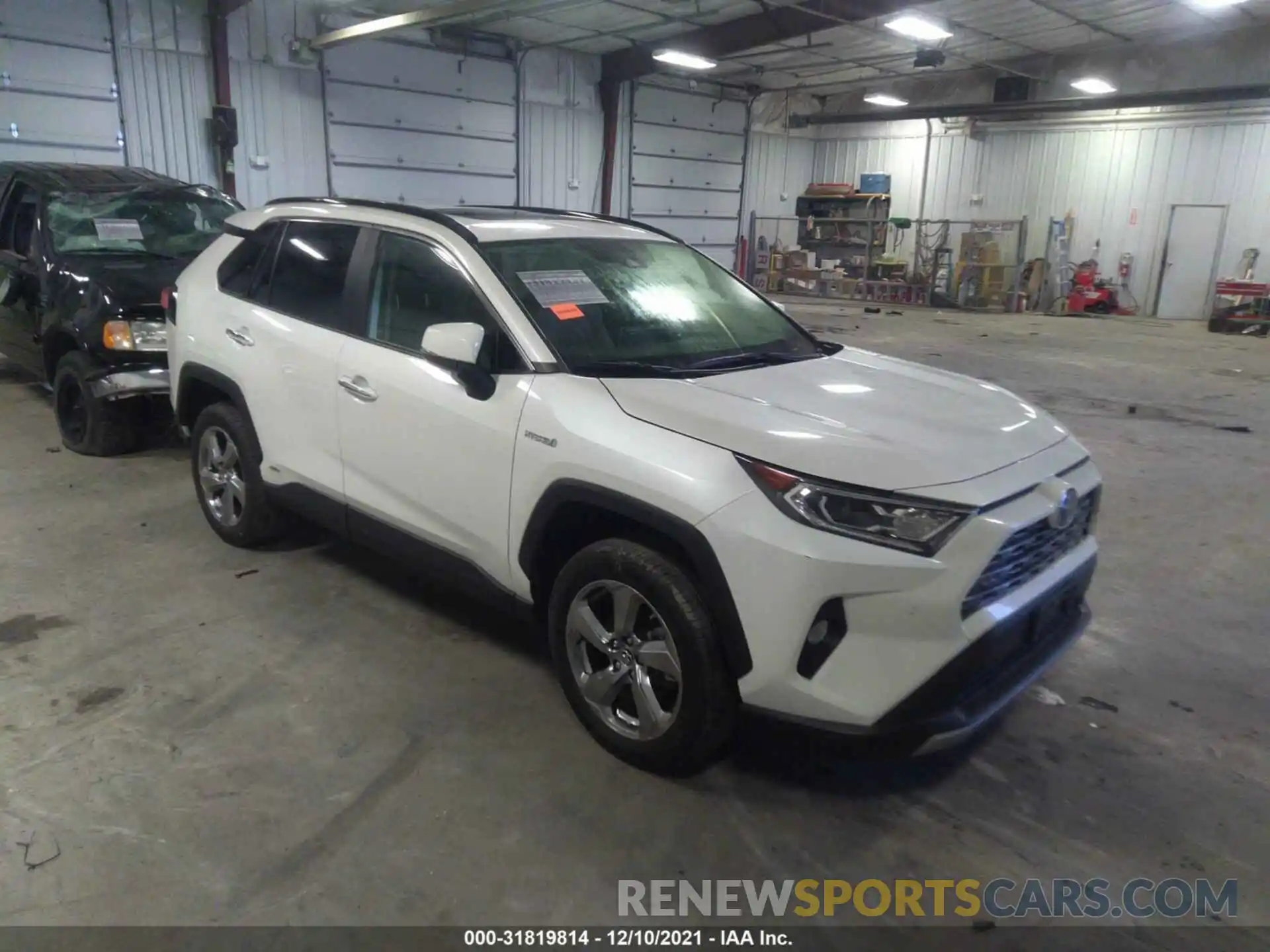 1 Photograph of a damaged car JTMDWRFV1KD033804 TOYOTA RAV4 2019