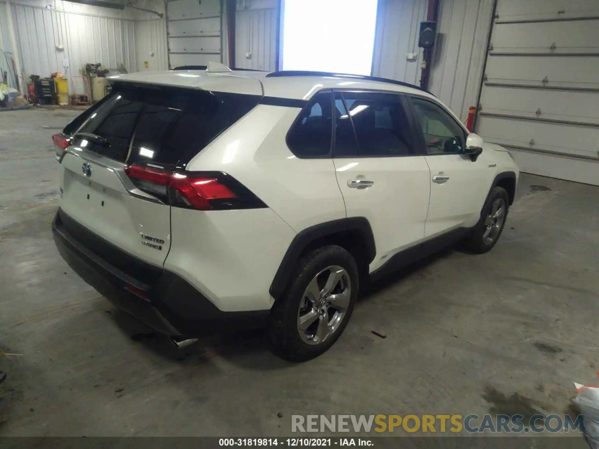 4 Photograph of a damaged car JTMDWRFV1KD033804 TOYOTA RAV4 2019