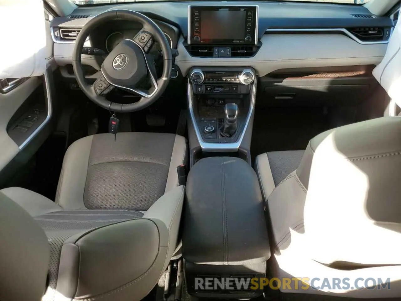8 Photograph of a damaged car JTMDWRFV2KD015070 TOYOTA RAV4 2019