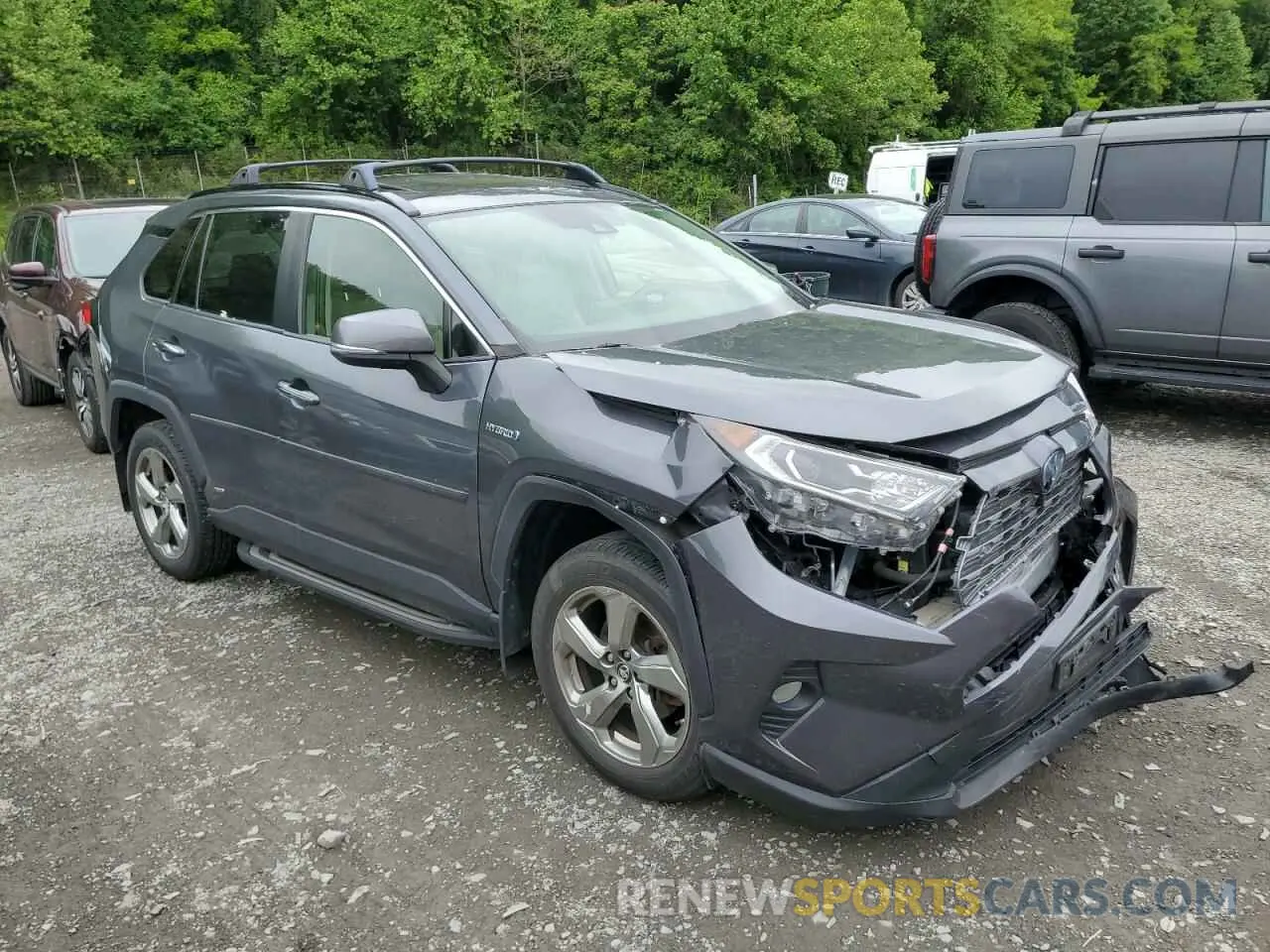 4 Photograph of a damaged car JTMDWRFV2KD028319 TOYOTA RAV4 2019