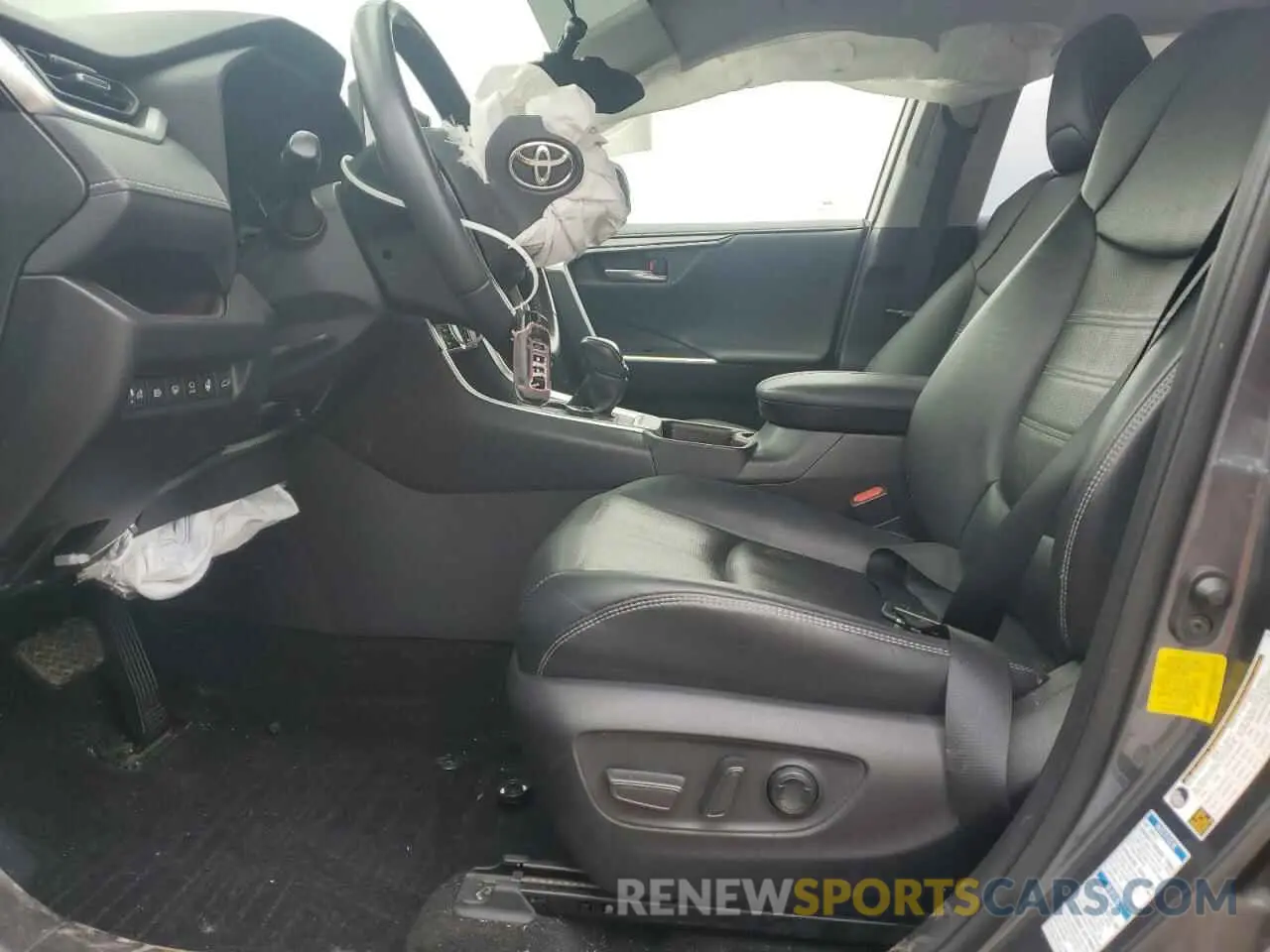 7 Photograph of a damaged car JTMDWRFV4KD517045 TOYOTA RAV4 2019