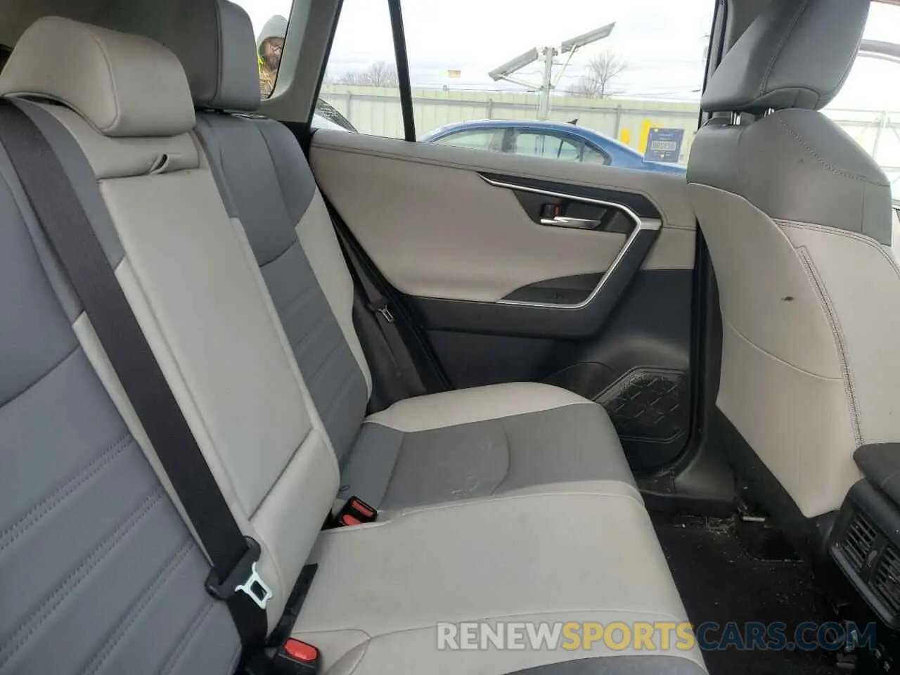 11 Photograph of a damaged car JTMDWRFV5KD027732 TOYOTA RAV4 2019
