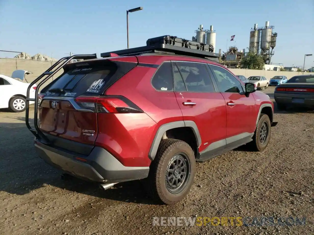 4 Photograph of a damaged car JTMDWRFV5KJ002038 TOYOTA RAV4 2019