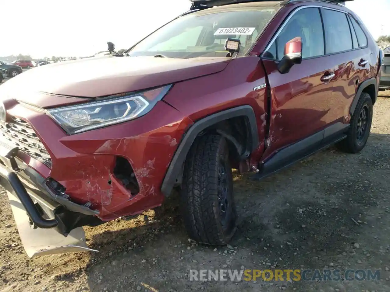 9 Photograph of a damaged car JTMDWRFV5KJ002038 TOYOTA RAV4 2019