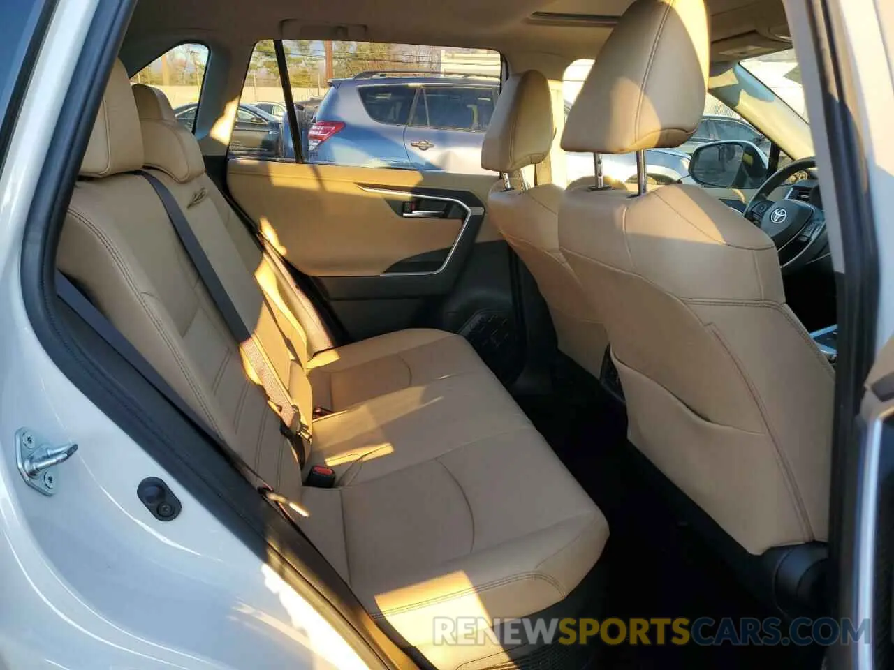 11 Photograph of a damaged car JTMDWRFV8KD002601 TOYOTA RAV4 2019