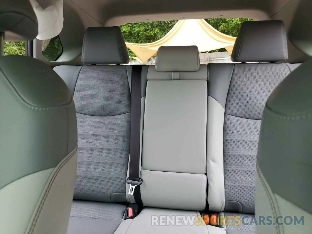 10 Photograph of a damaged car JTMDWRFV8KD517808 TOYOTA RAV4 2019
