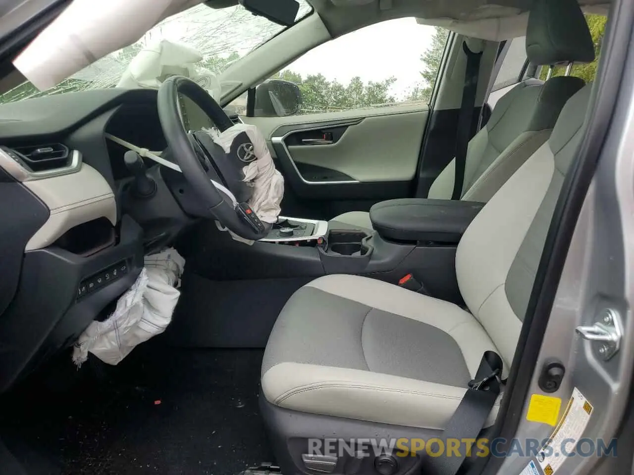 7 Photograph of a damaged car JTMDWRFV8KD517808 TOYOTA RAV4 2019