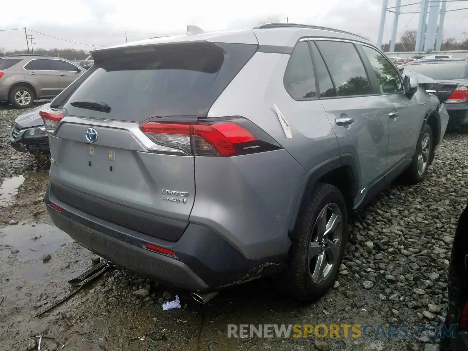 4 Photograph of a damaged car JTMDWRFV8KJ005242 TOYOTA RAV4 2019