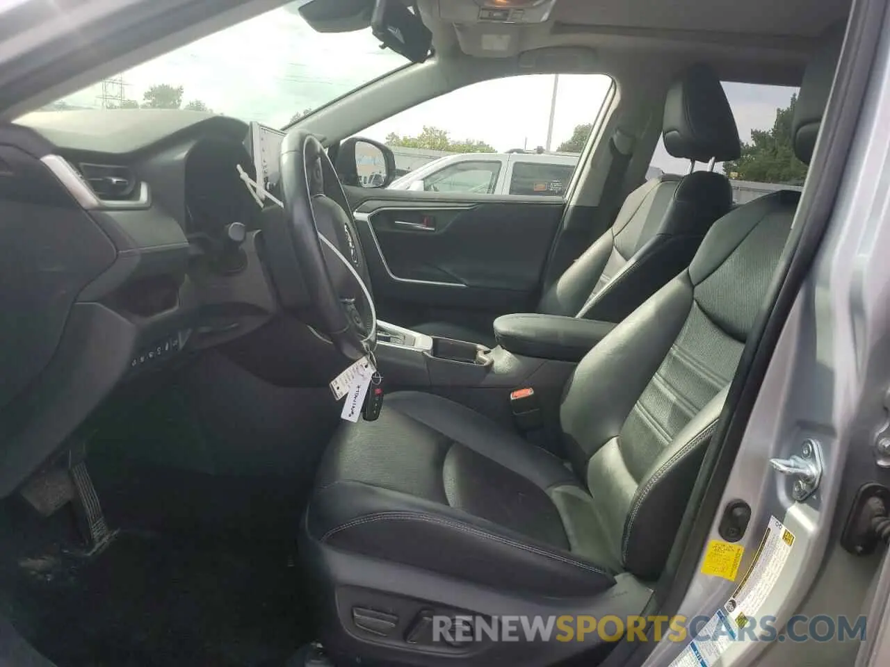 7 Photograph of a damaged car JTMDWRFV9KD510138 TOYOTA RAV4 2019