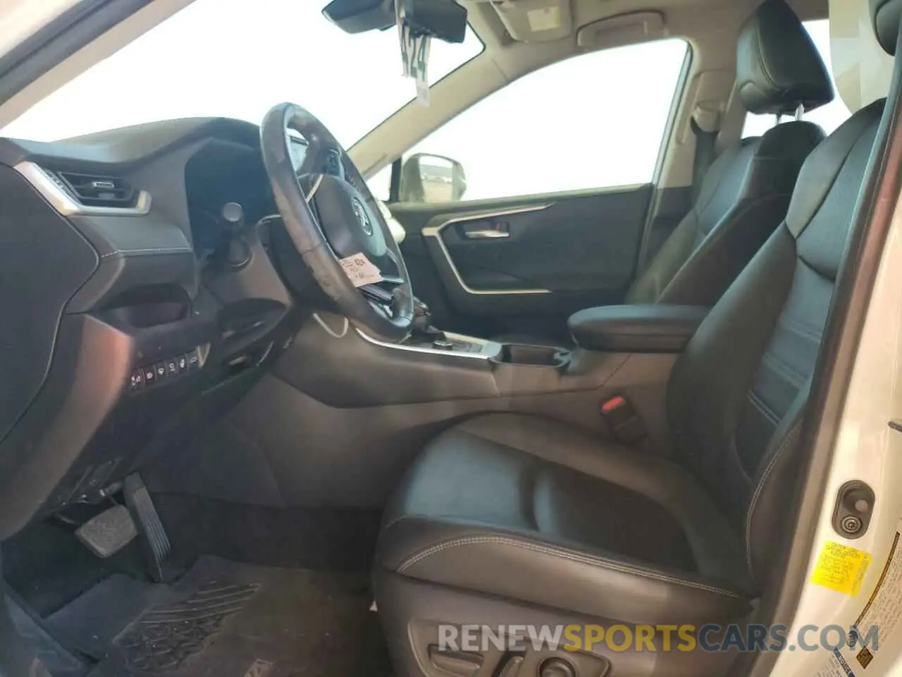 7 Photograph of a damaged car JTMDWRFVXKD510911 TOYOTA RAV4 2019