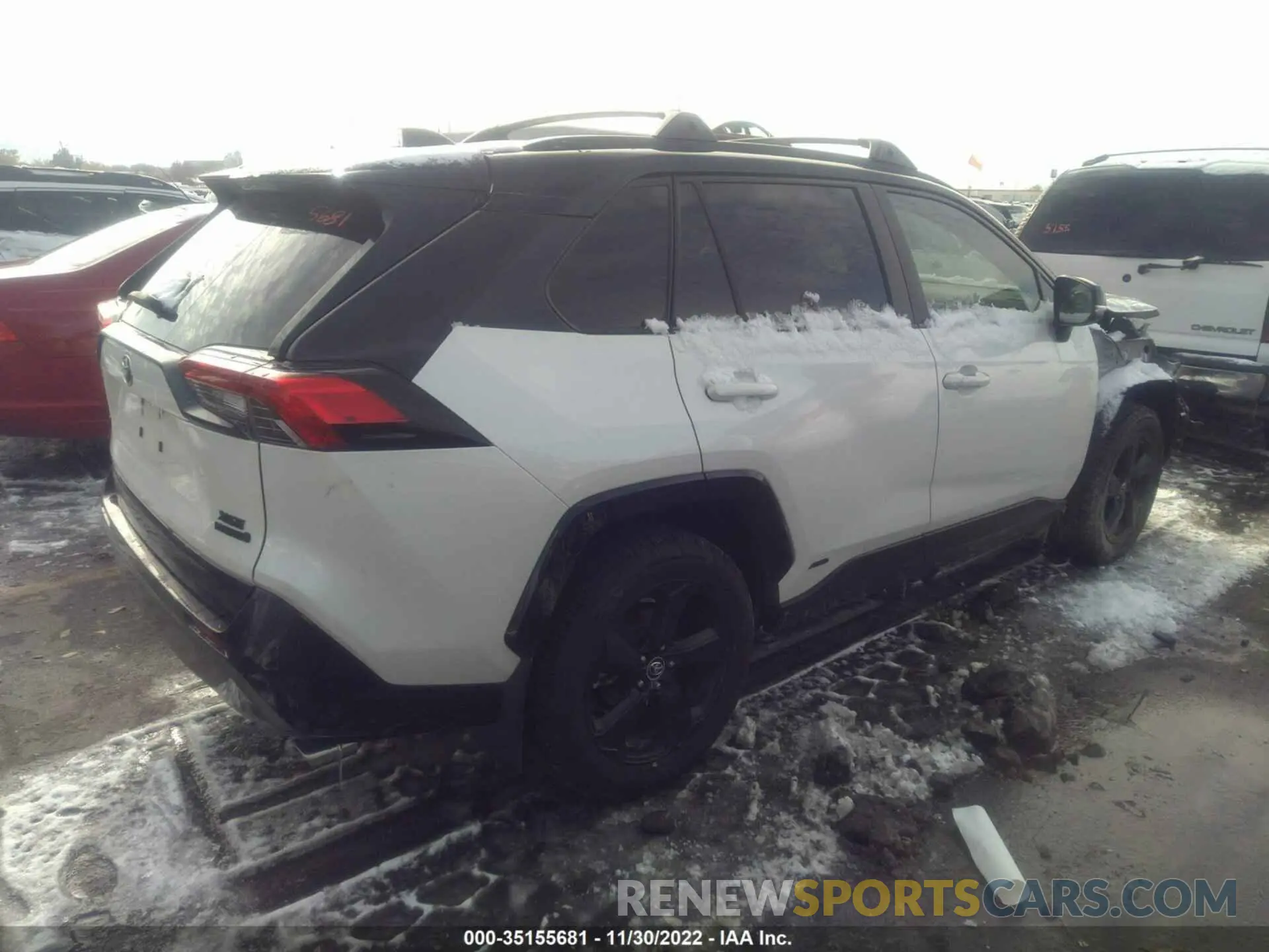 4 Photograph of a damaged car JTMEWRFV0KD507343 TOYOTA RAV4 2019