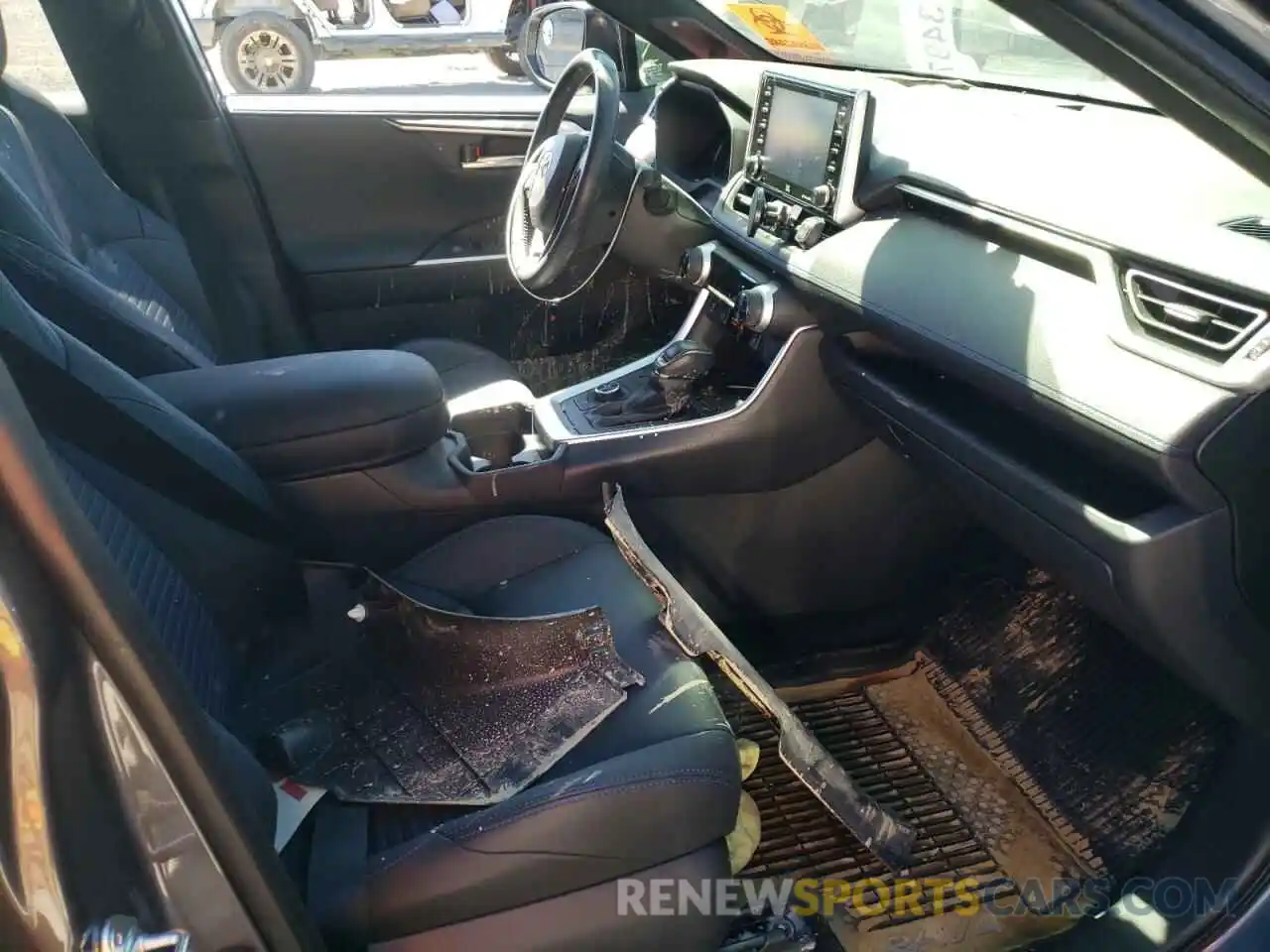 5 Photograph of a damaged car JTMEWRFV0KJ002369 TOYOTA RAV4 2019