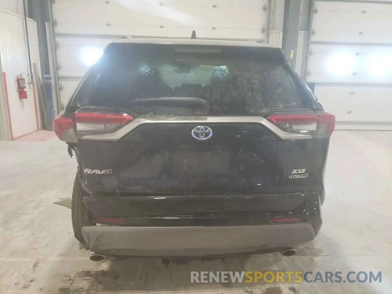 6 Photograph of a damaged car JTMEWRFV0KJ007426 TOYOTA RAV4 2019