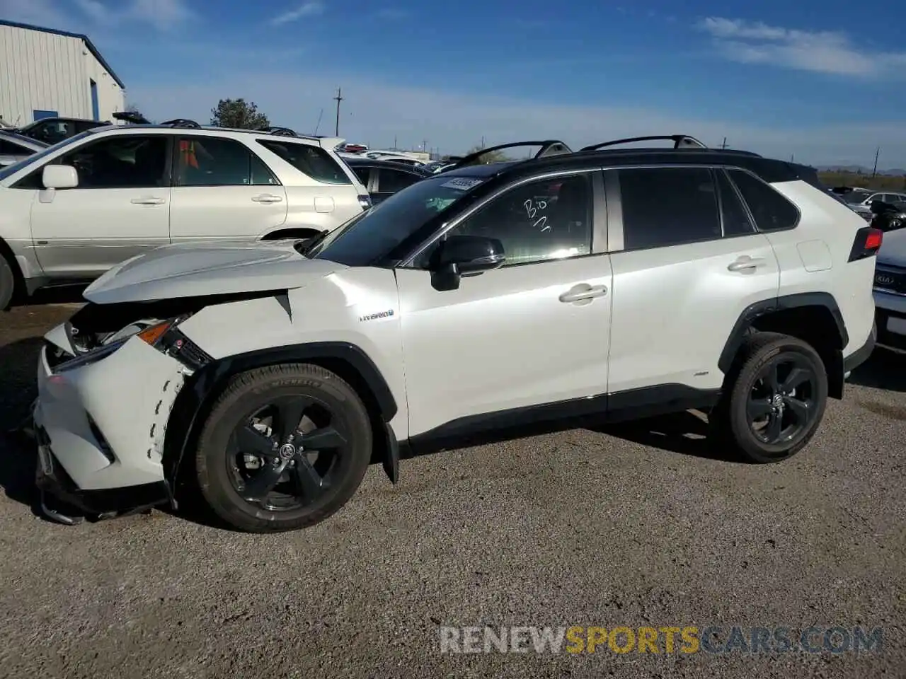 1 Photograph of a damaged car JTMEWRFV0KJ026123 TOYOTA RAV4 2019