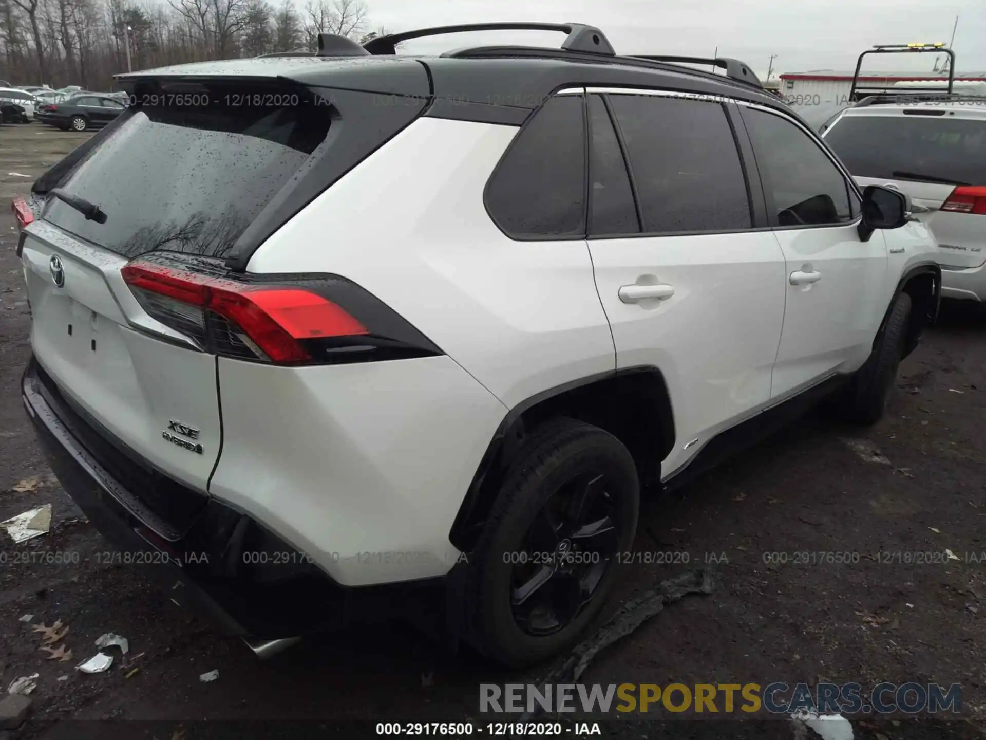 4 Photograph of a damaged car JTMEWRFV1KD510266 TOYOTA RAV4 2019