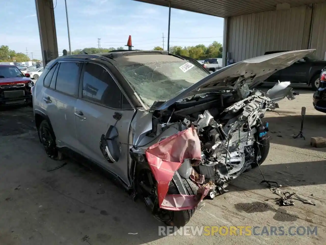 1 Photograph of a damaged car JTMEWRFV2KD501673 TOYOTA RAV4 2019