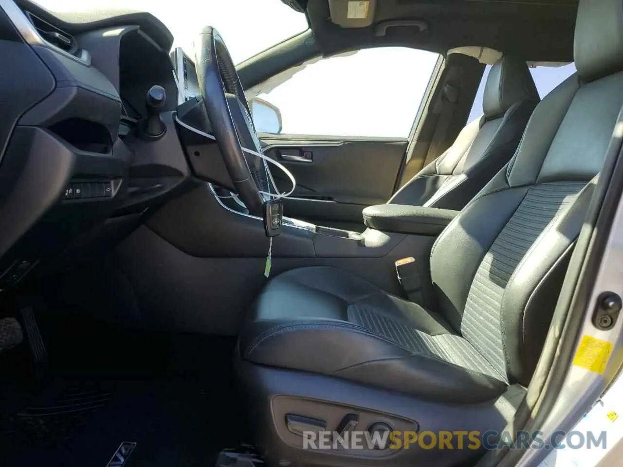 7 Photograph of a damaged car JTMEWRFV2KD515380 TOYOTA RAV4 2019