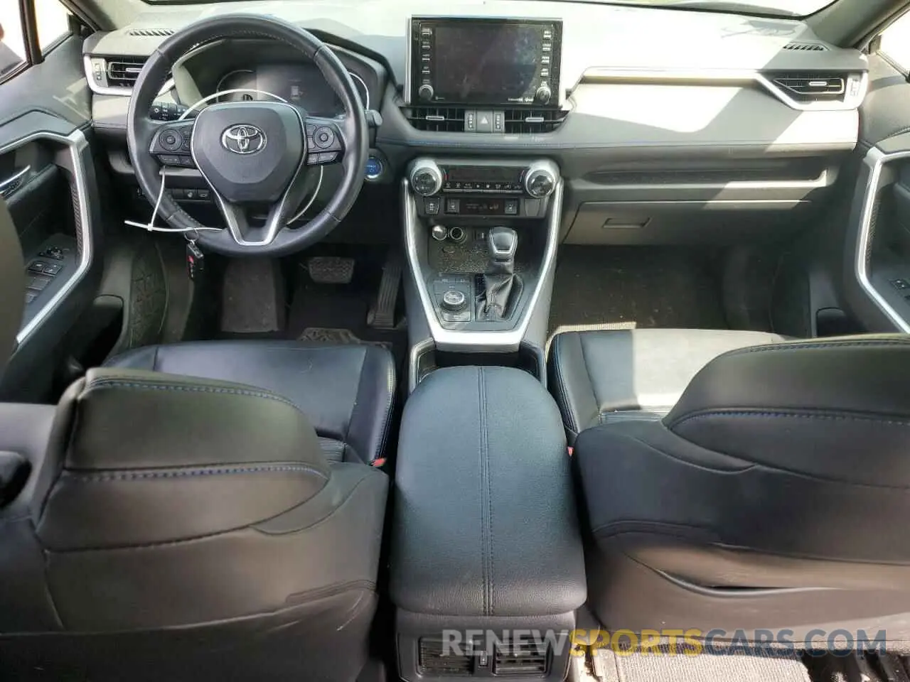 8 Photograph of a damaged car JTMEWRFV3KD502573 TOYOTA RAV4 2019