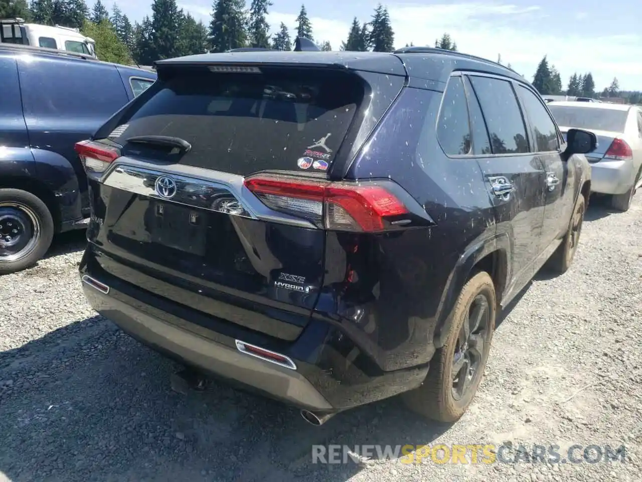 4 Photograph of a damaged car JTMEWRFV3KD506204 TOYOTA RAV4 2019