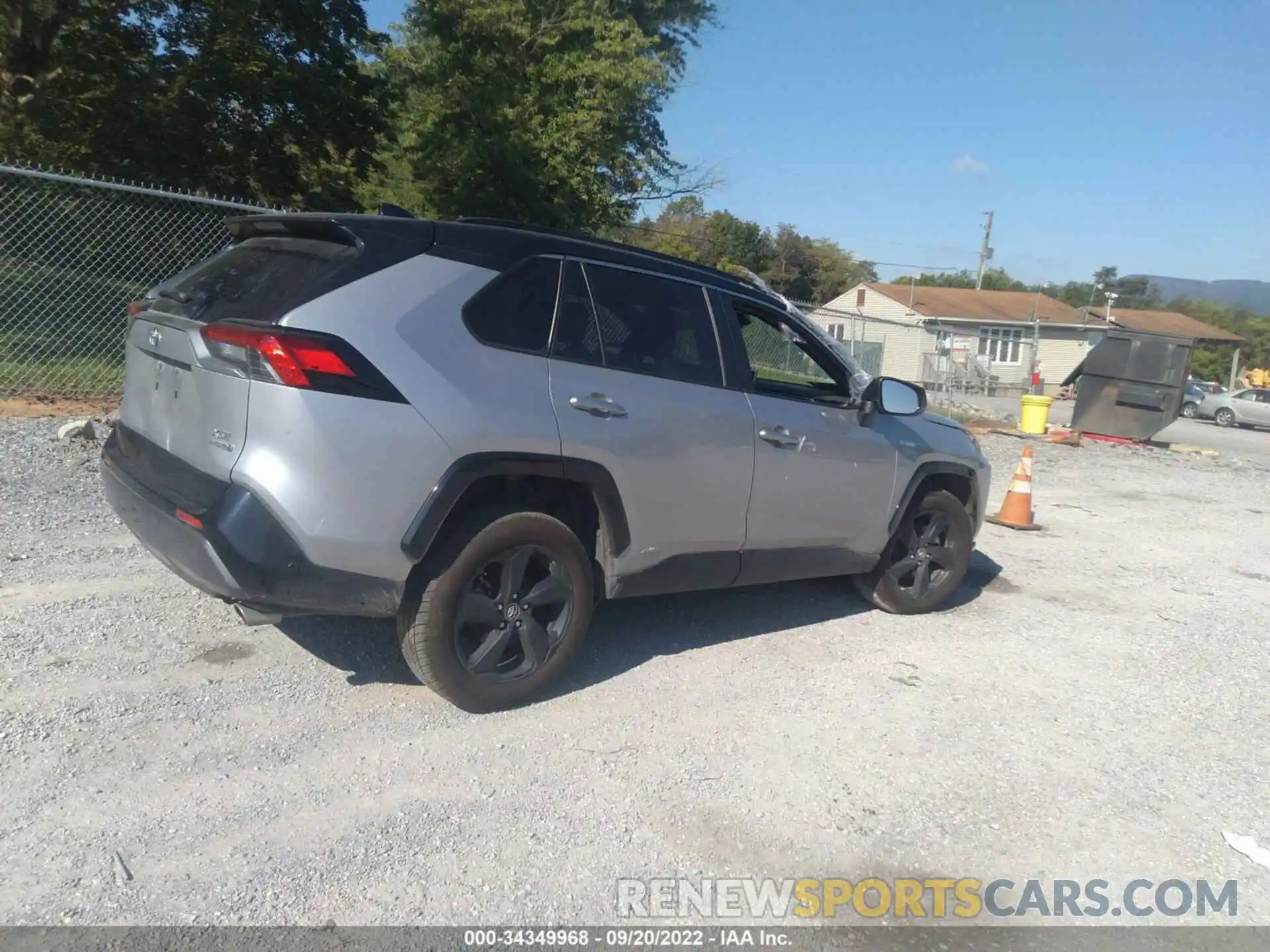 4 Photograph of a damaged car JTMEWRFV3KJ008179 TOYOTA RAV4 2019