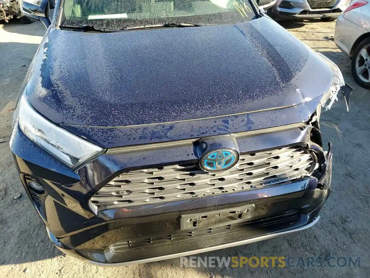 5 Photograph of a damaged car JTMEWRFV3KJ010742 TOYOTA RAV4 2019