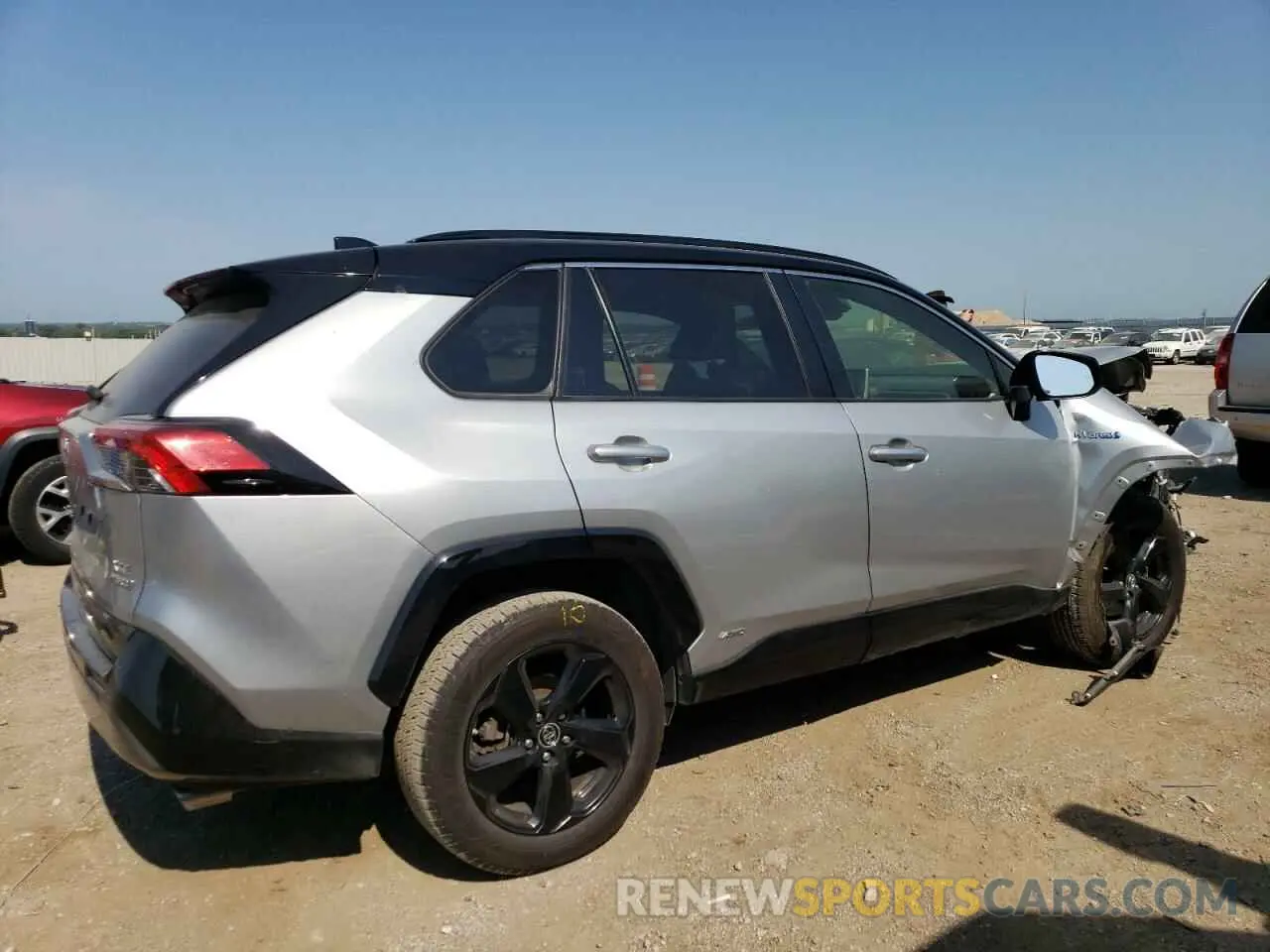 3 Photograph of a damaged car JTMEWRFV3KJ020414 TOYOTA RAV4 2019