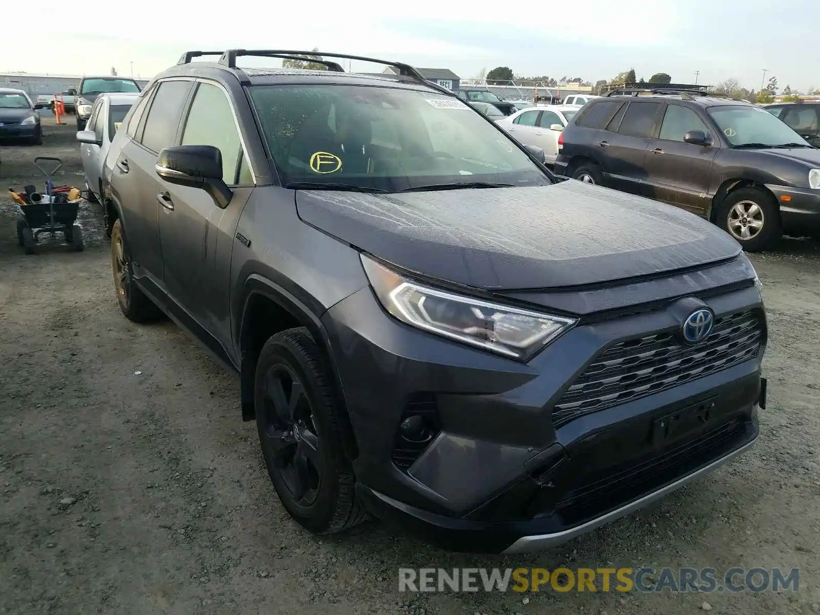 1 Photograph of a damaged car JTMEWRFV3KJ023121 TOYOTA RAV4 2019