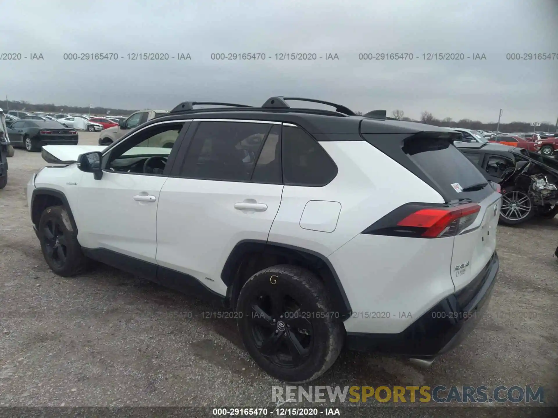 3 Photograph of a damaged car JTMEWRFV4KJ002570 TOYOTA RAV4 2019