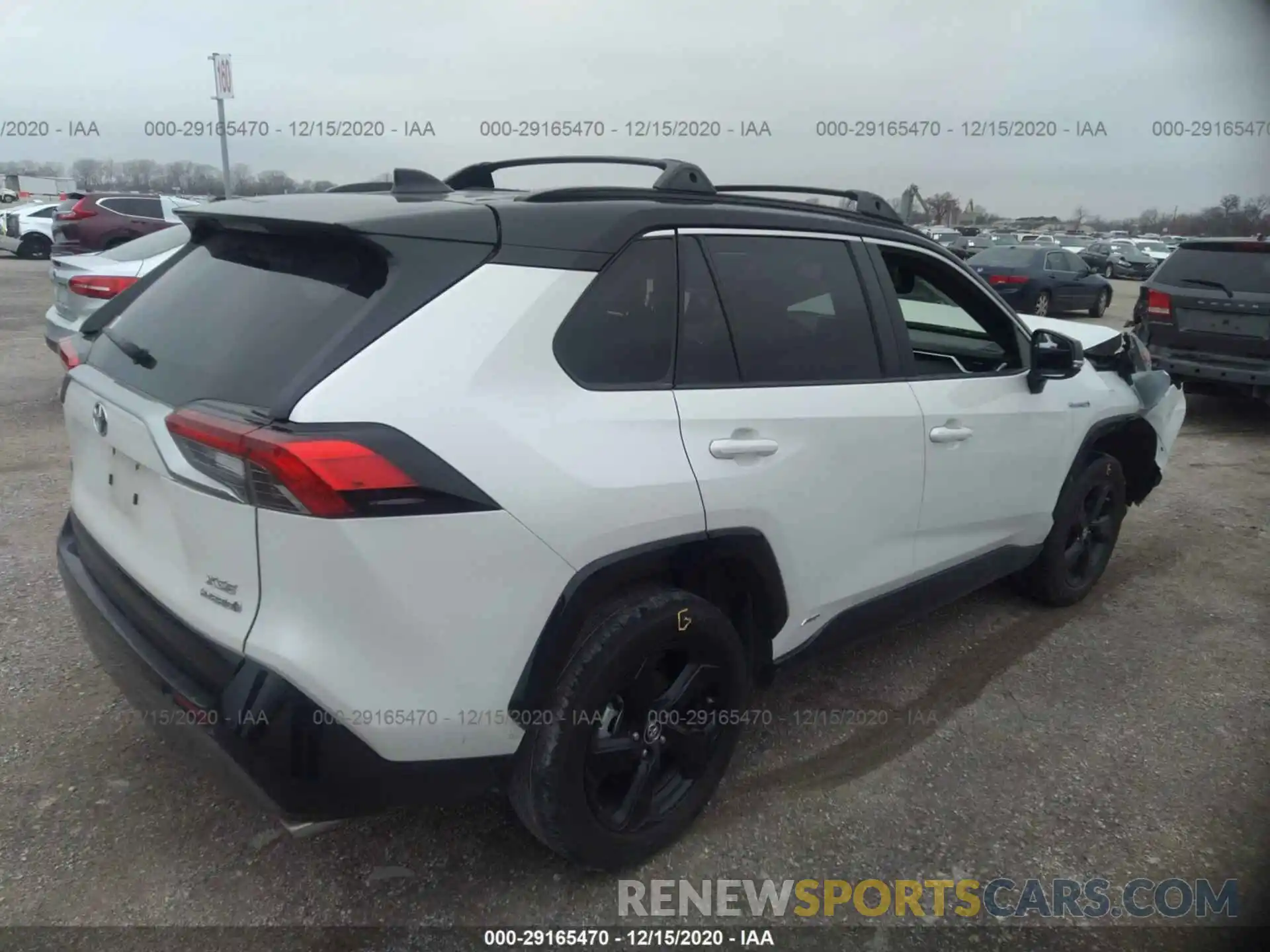 4 Photograph of a damaged car JTMEWRFV4KJ002570 TOYOTA RAV4 2019