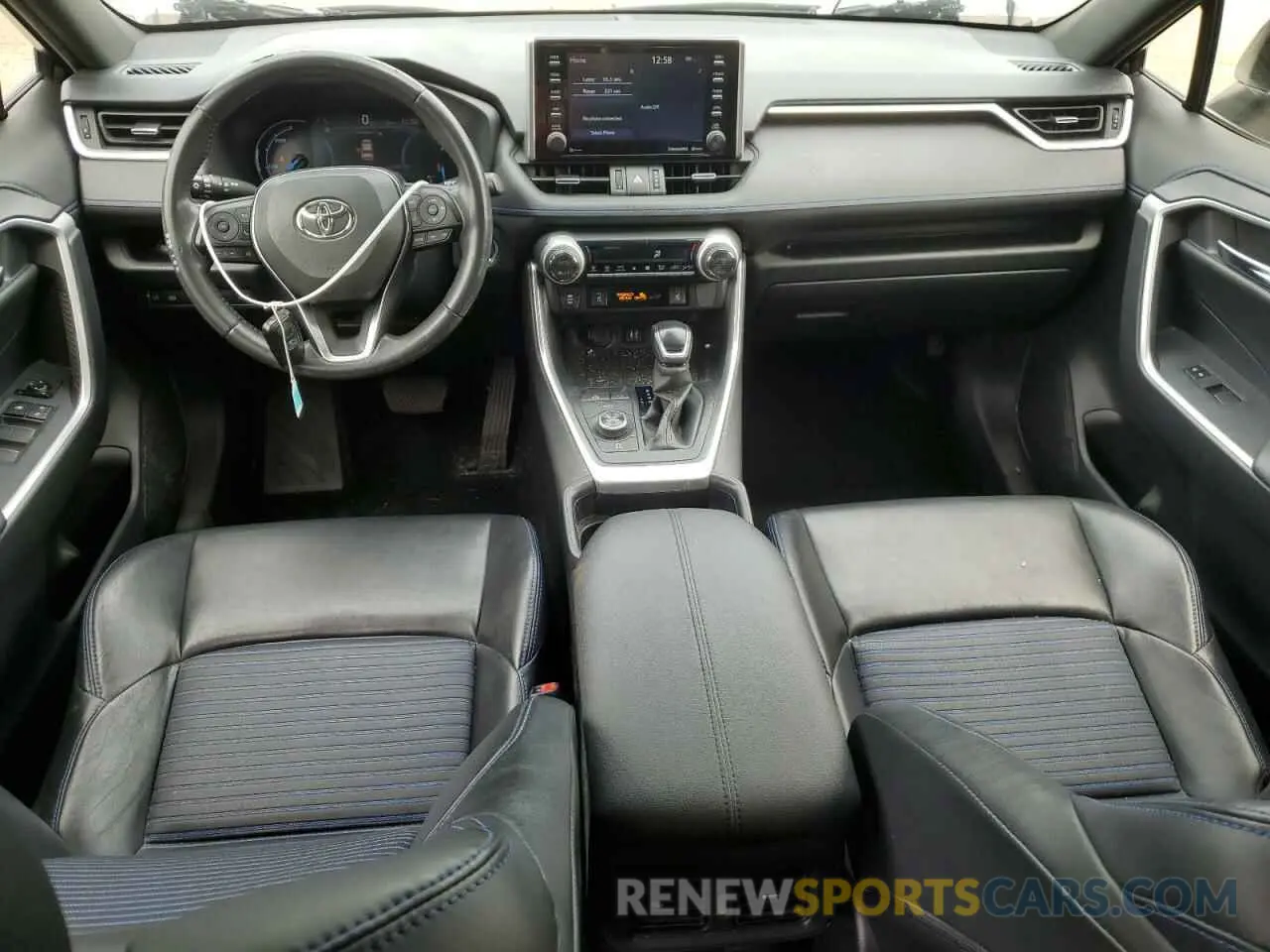 8 Photograph of a damaged car JTMEWRFV4KJ004433 TOYOTA RAV4 2019