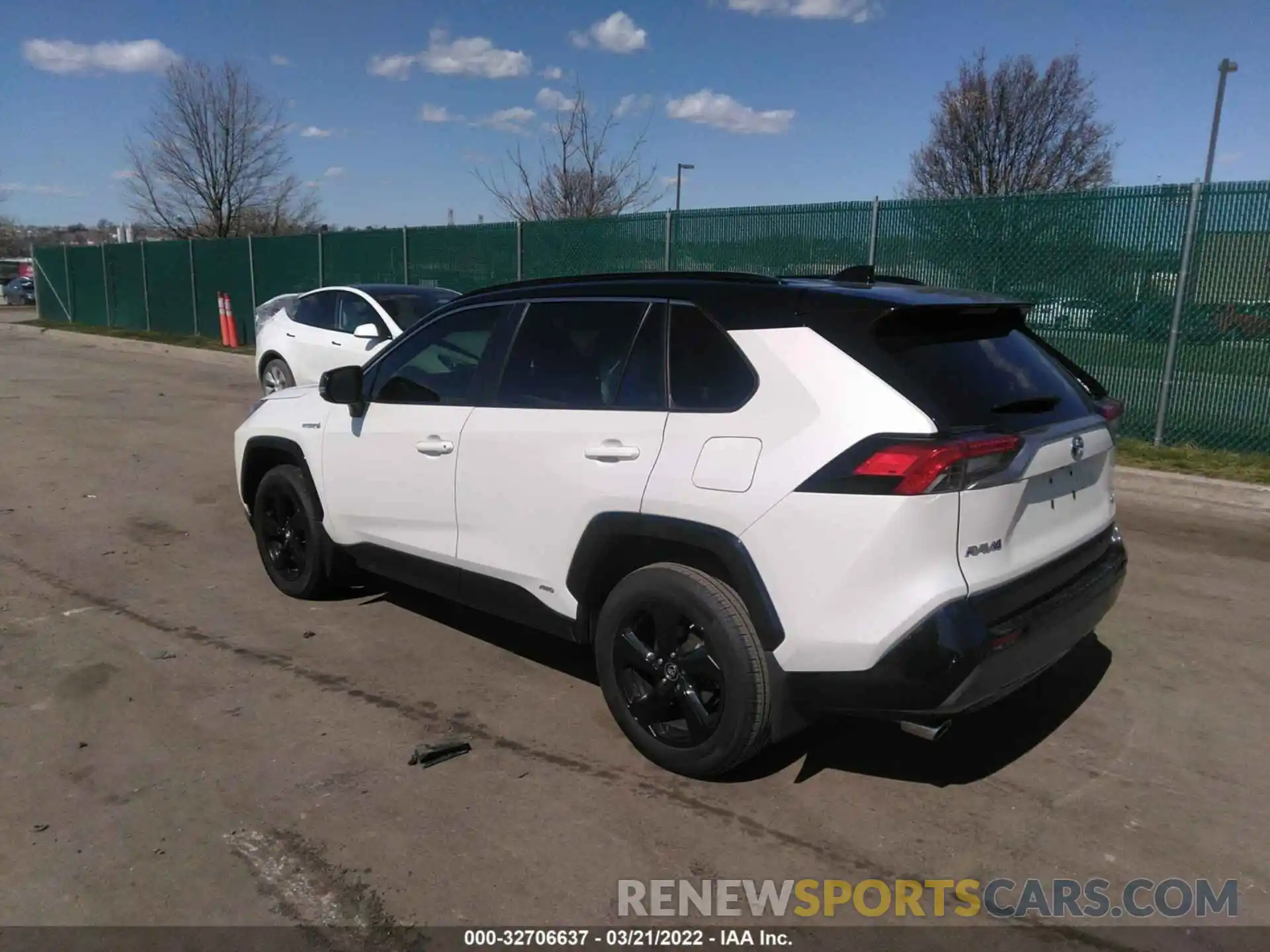 3 Photograph of a damaged car JTMEWRFV4KJ008692 TOYOTA RAV4 2019