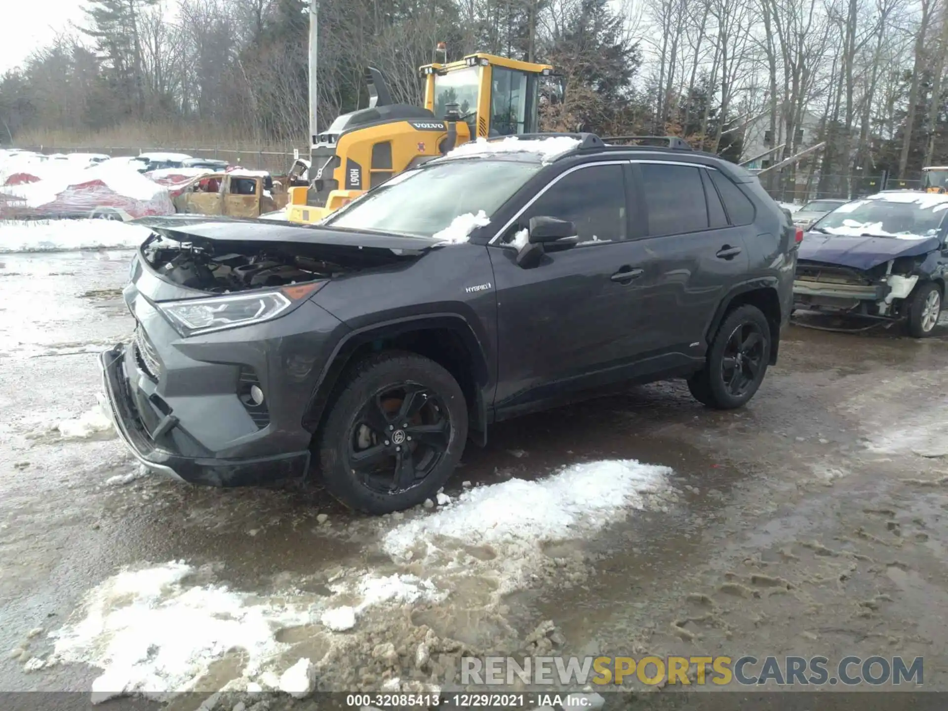 2 Photograph of a damaged car JTMEWRFV4KJ026559 TOYOTA RAV4 2019