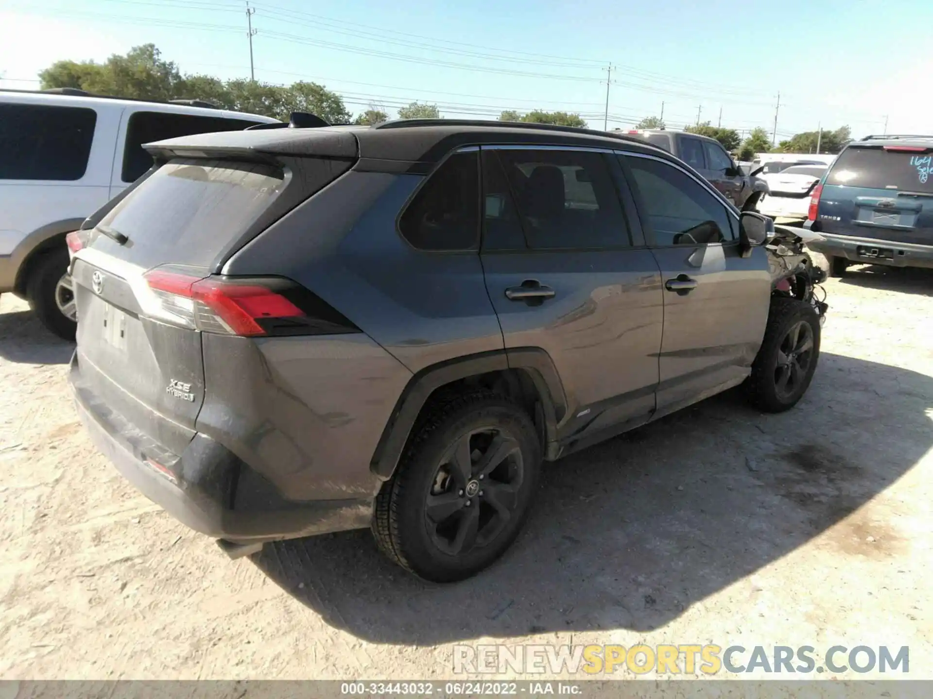 4 Photograph of a damaged car JTMEWRFV5KD513882 TOYOTA RAV4 2019