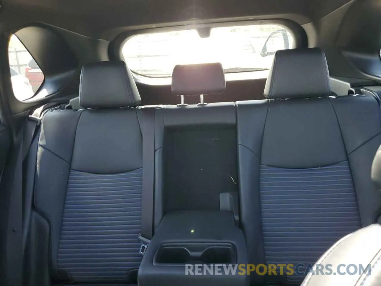 10 Photograph of a damaged car JTMEWRFV5KD514272 TOYOTA RAV4 2019