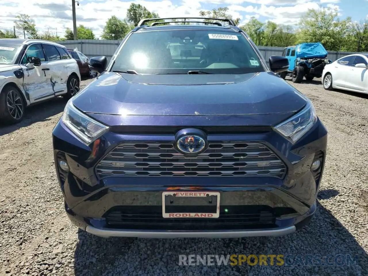5 Photograph of a damaged car JTMEWRFV5KD514272 TOYOTA RAV4 2019