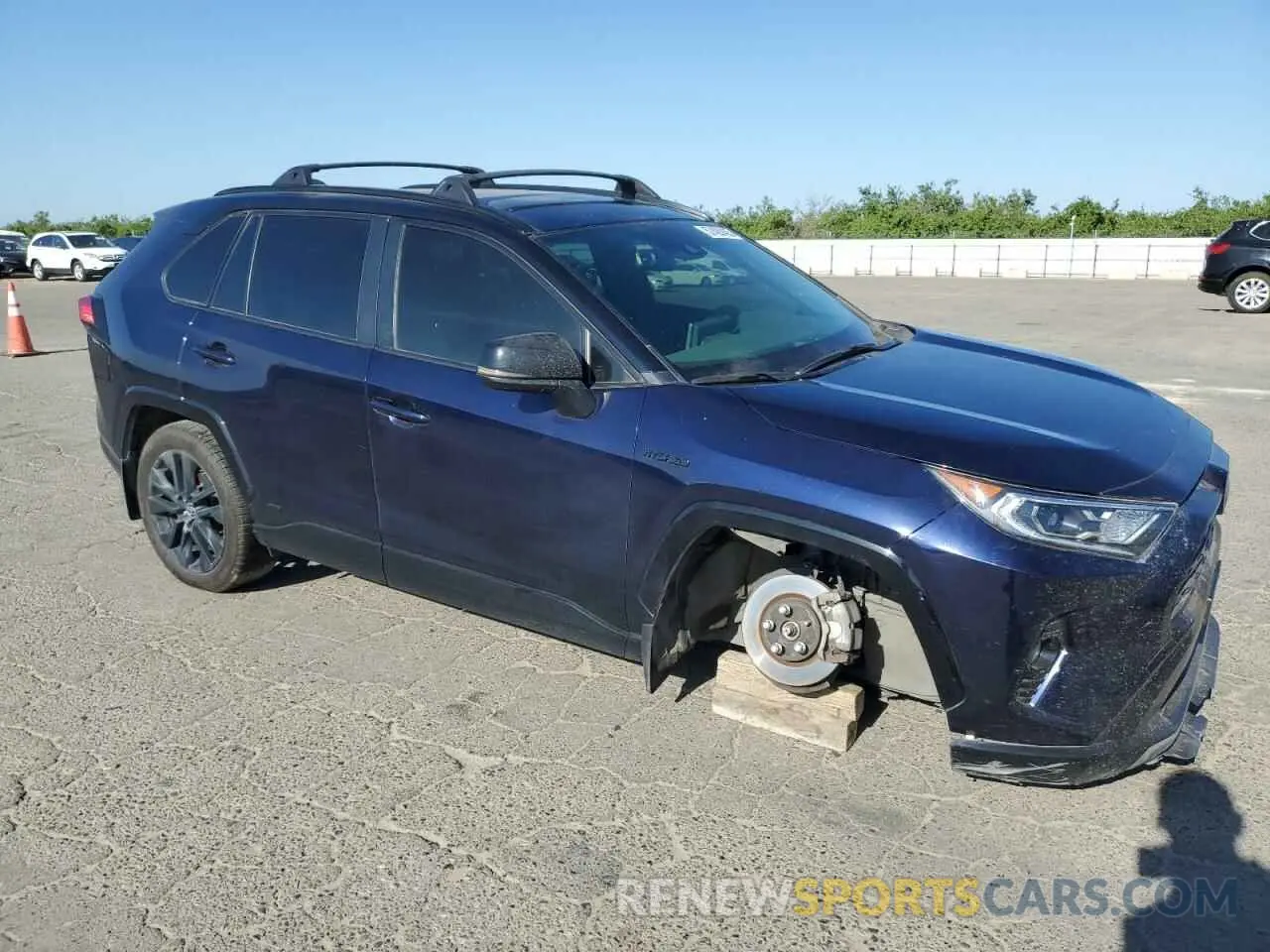 4 Photograph of a damaged car JTMEWRFV5KD519293 TOYOTA RAV4 2019