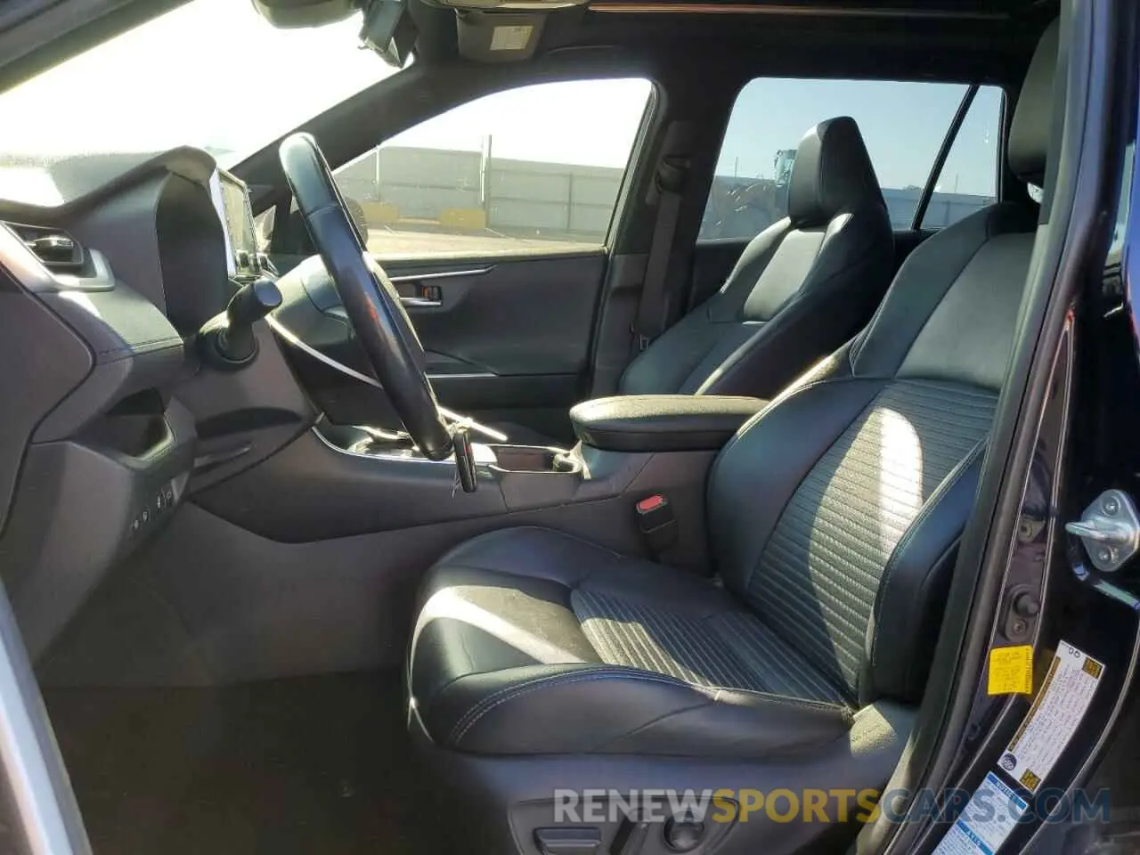 7 Photograph of a damaged car JTMEWRFV5KD519293 TOYOTA RAV4 2019