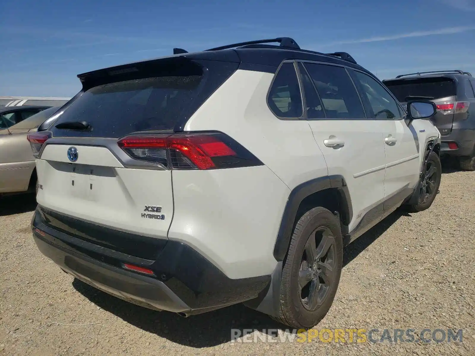 4 Photograph of a damaged car JTMEWRFV6KD516189 TOYOTA RAV4 2019