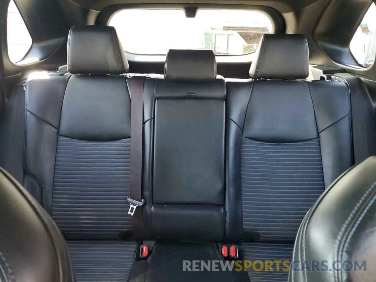 10 Photograph of a damaged car JTMEWRFV6KJ003641 TOYOTA RAV4 2019