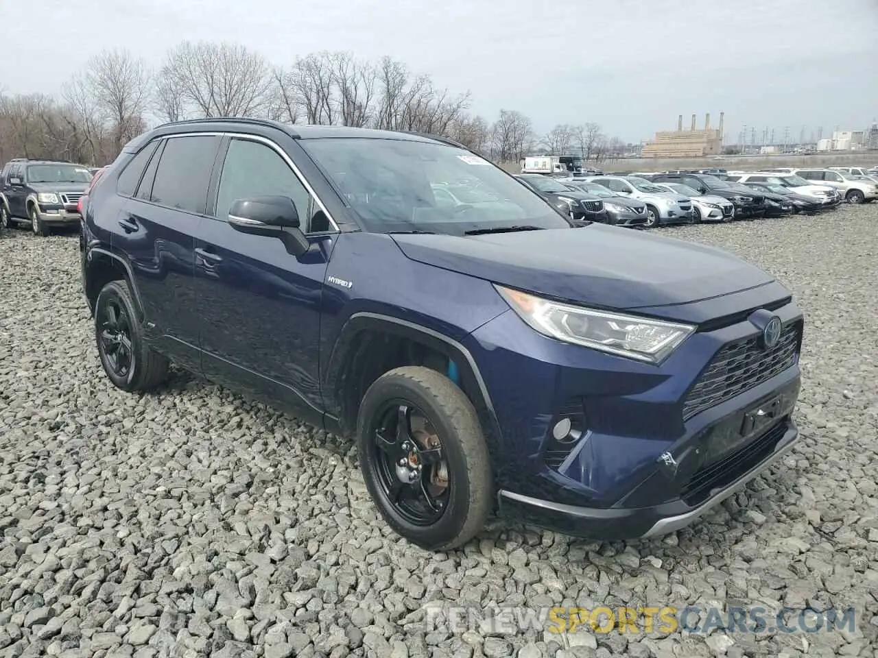 4 Photograph of a damaged car JTMEWRFV6KJ003641 TOYOTA RAV4 2019