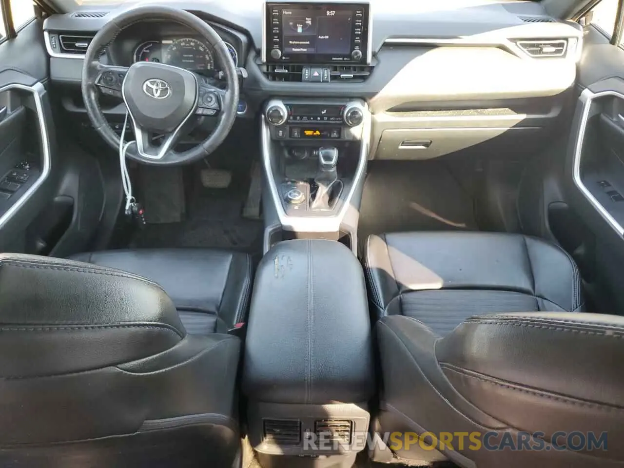 8 Photograph of a damaged car JTMEWRFV6KJ003641 TOYOTA RAV4 2019