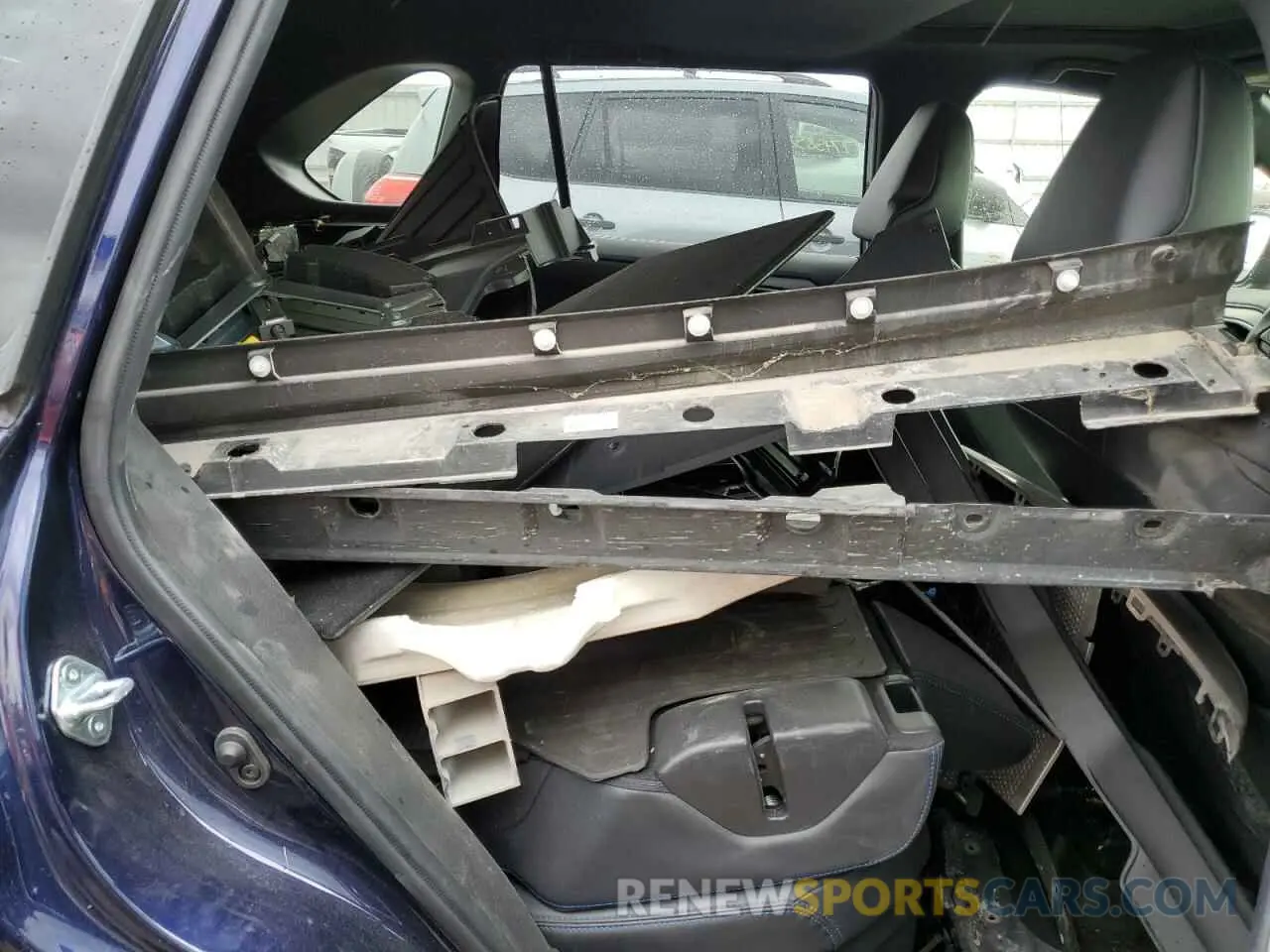11 Photograph of a damaged car JTMEWRFV6KJ004109 TOYOTA RAV4 2019