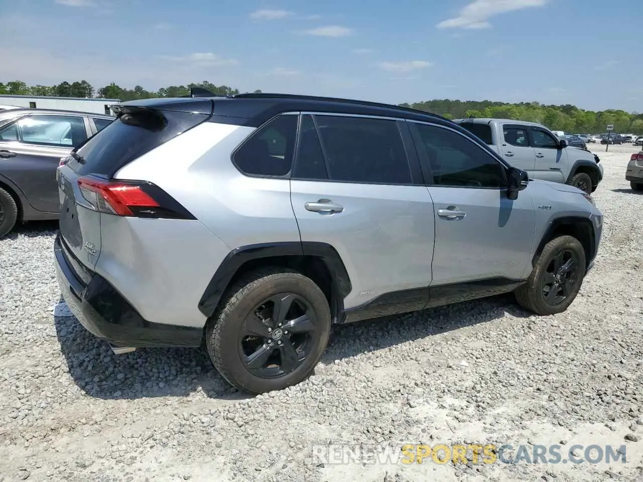 3 Photograph of a damaged car JTMEWRFV6KJ006362 TOYOTA RAV4 2019