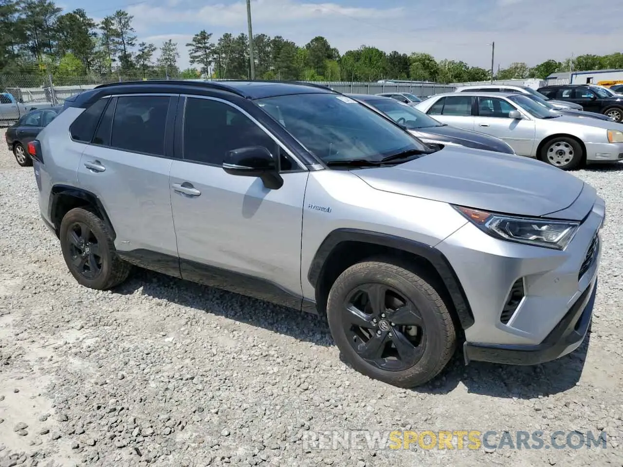 4 Photograph of a damaged car JTMEWRFV6KJ006362 TOYOTA RAV4 2019