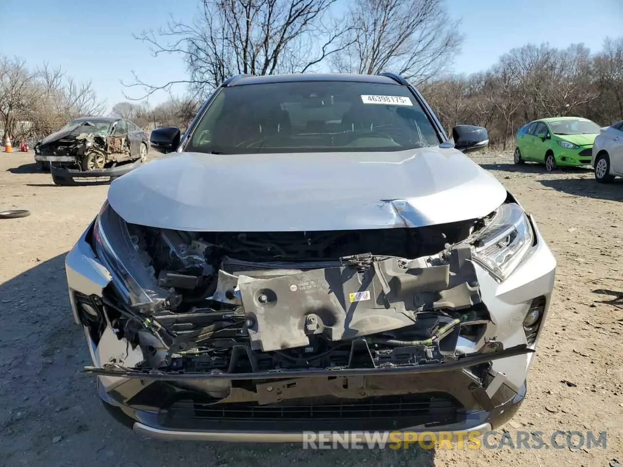 5 Photograph of a damaged car JTMEWRFV6KJ013537 TOYOTA RAV4 2019
