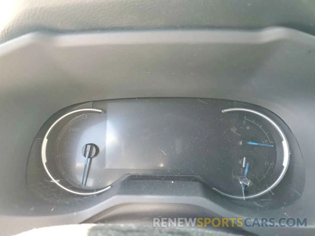 9 Photograph of a damaged car JTMEWRFV6KJ013537 TOYOTA RAV4 2019