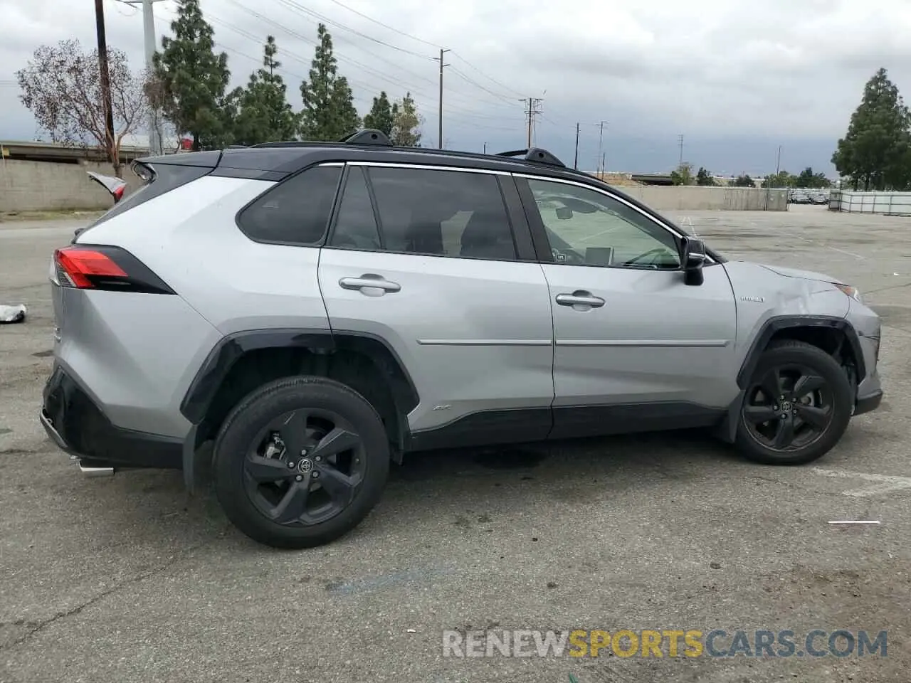 3 Photograph of a damaged car JTMEWRFV6KJ018236 TOYOTA RAV4 2019